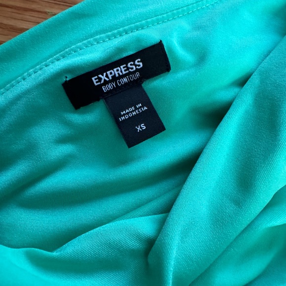 Express Body Contour One Shoulder Cropped Top in Size XS - Picture 3 of 3